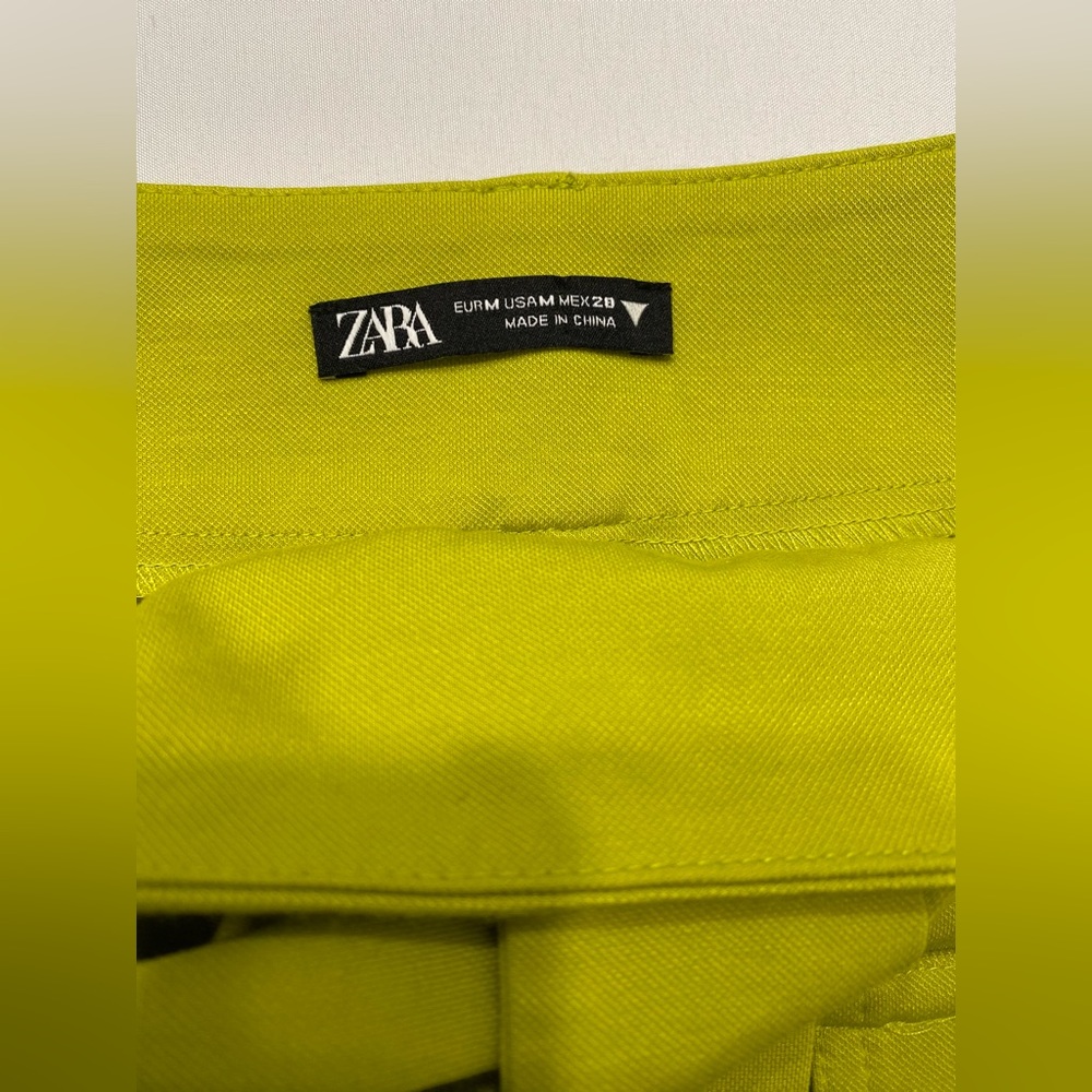 Zara| lime green | mini skirt | Medium| vintage